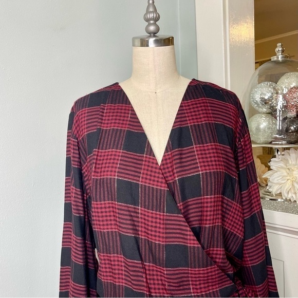 Lane Bryant Red Metallic Plaid Wrap Blouse Size 22 Nwt - Picture 3 of 13